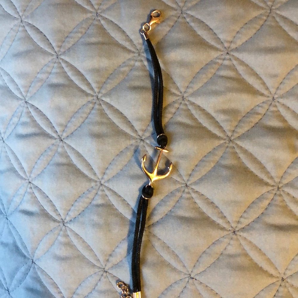 Anchor bracelet